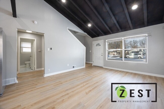 Building Photo - Gorgeous 3 BED 1 BATH! $1,595