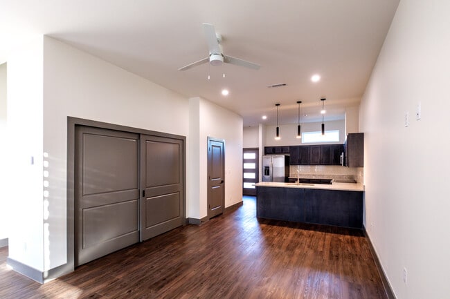 Photo - 303 Park St Townhome