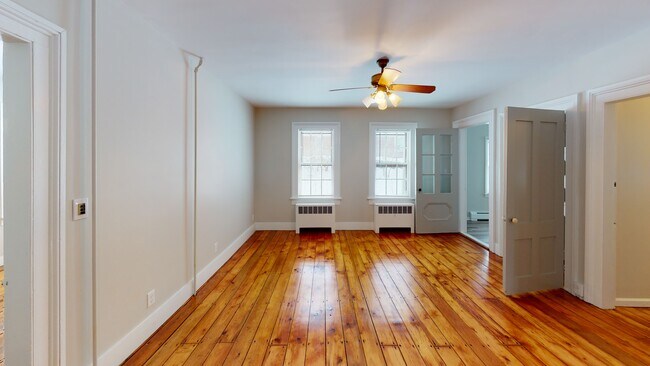 Building Photo - 45 E Village Rd