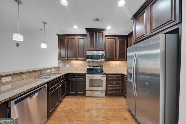 Foto del edificio - 2360 Logan Cir NE