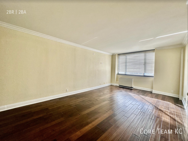 Building Photo - 2 Bedroom 2 Bathroom Apartment in Downtown