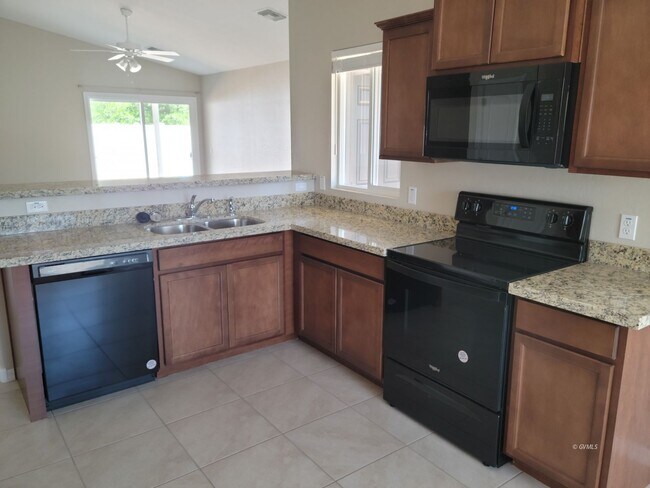 Building Photo - 1358 Roper Ln
