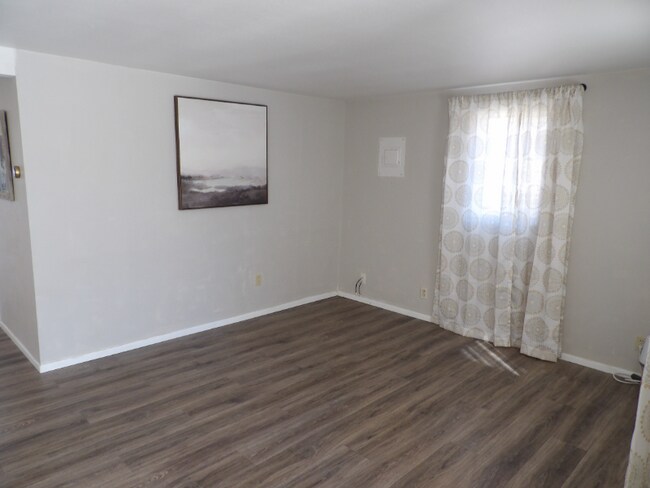 Building Photo - 1110 3rd St