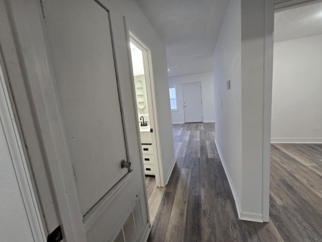 Building Photo - 334a Myer Ave