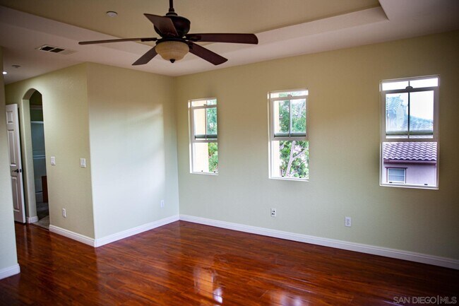 Building Photo - 1490 Clearview Way