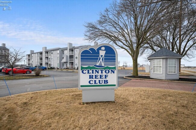 Foto del edificio - 272 Clinton Reef Dr