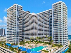 Building Photo - 7601 E Treasure Dr