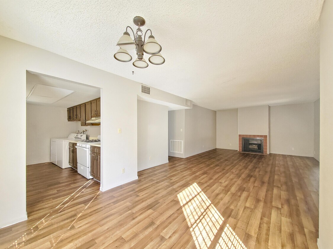 Foto principal - 4640 Koval Ln