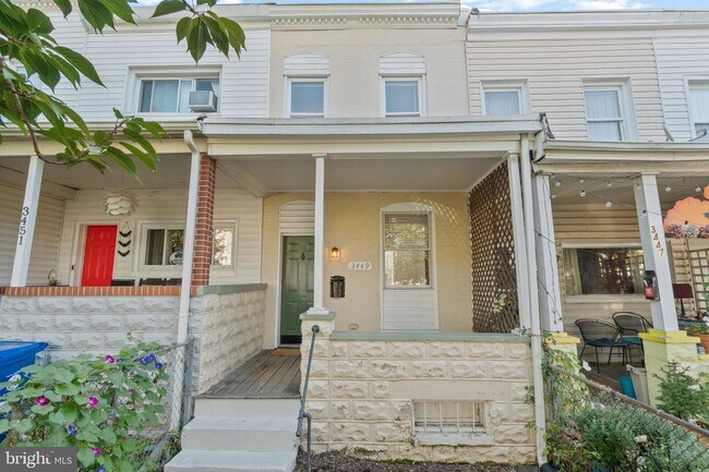 Building Photo - 3449 Hickory Ave