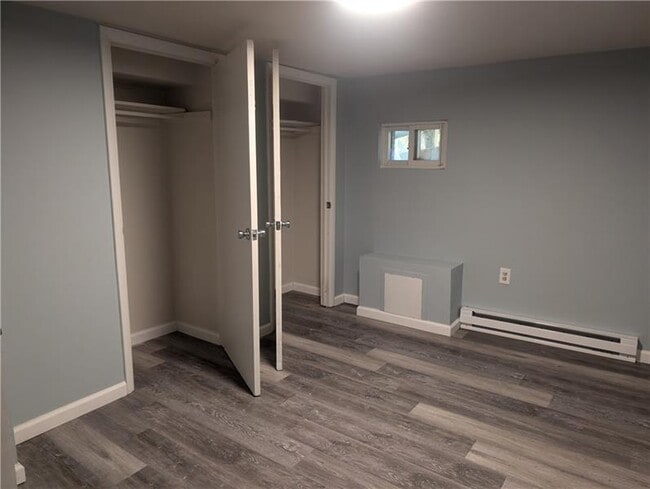 Building Photo - 138 Oak St