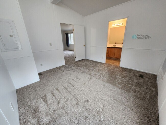 Foto del edificio - 15317 W Charles Rd