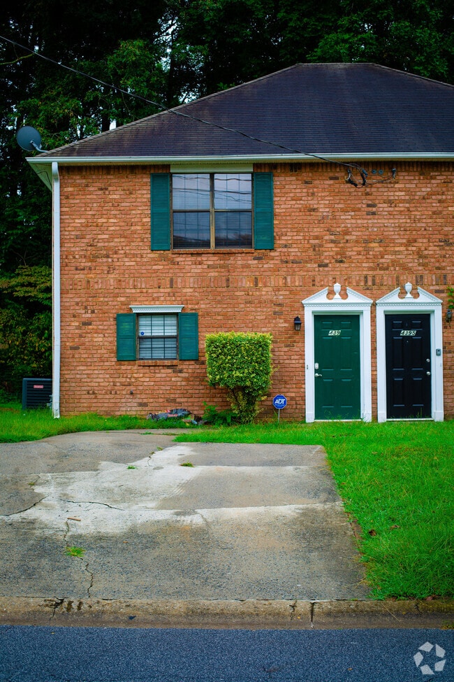 Lake Laurel Estates Apartments for Rent with Hardwood Floors Smyrna