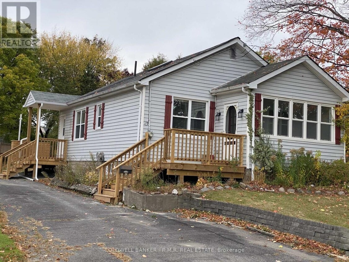 Primary Photo - 225 Hope St N