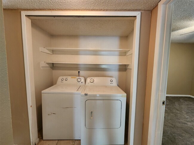 Foto del edificio - 17331 Red Oak Dr