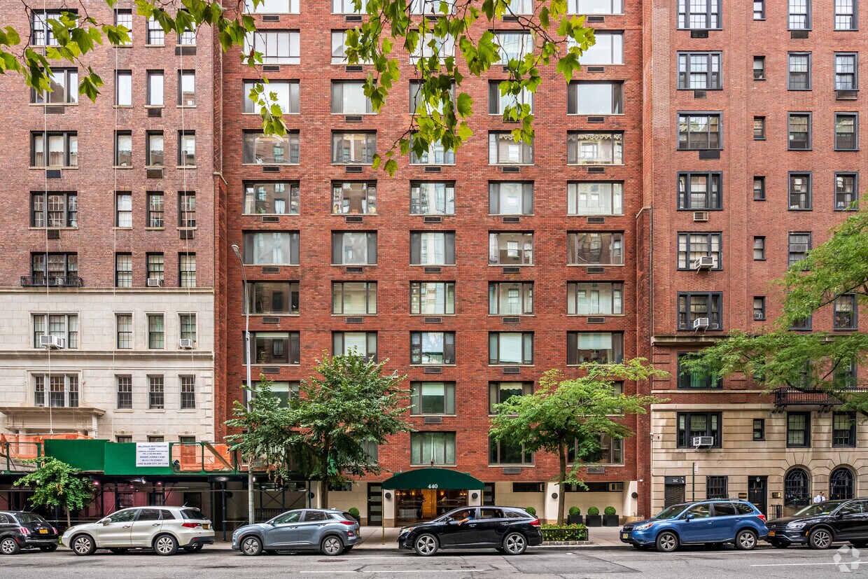 Foto del edificio - 440 E 57th St