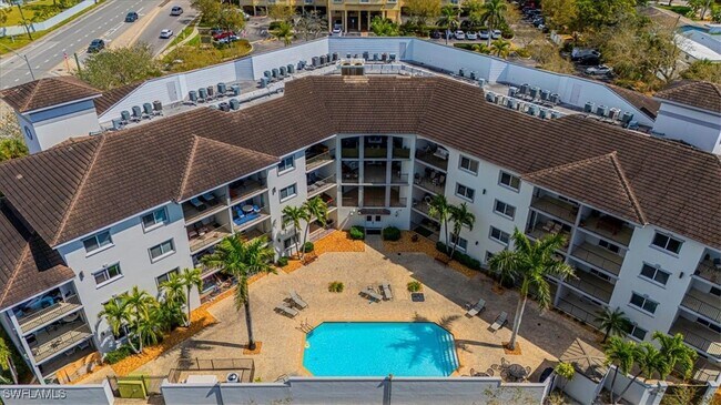 Foto del edificio - 1100 Pine Ridge Rd