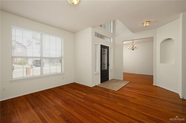 Building Photo - 3404 San Armando St