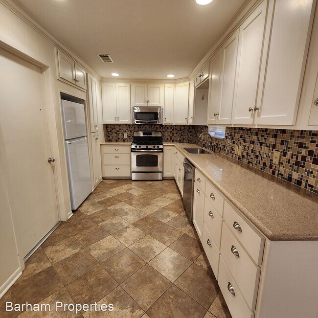 Building Photo - 3 br, 2 bath House - 3123 Swann Dr.