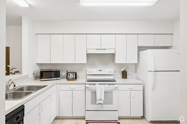 2BR, 2BA - 1,300SF - Kitchen - St. Lucie Oaks