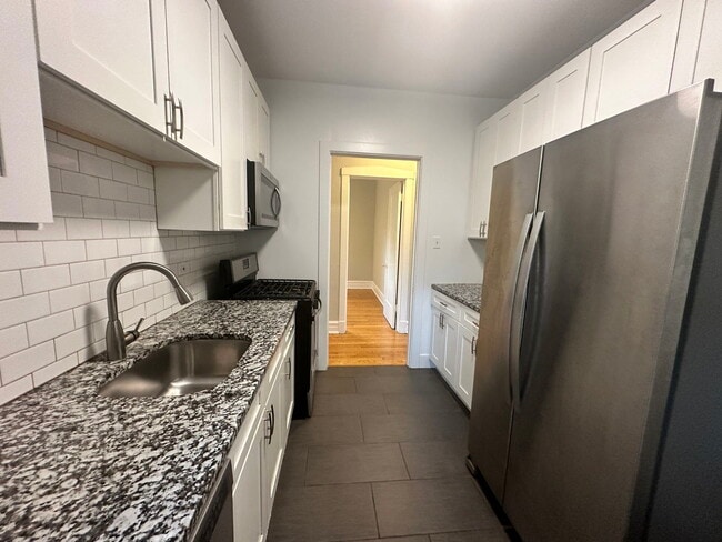 Building Photo - 2230 Sherman Ave