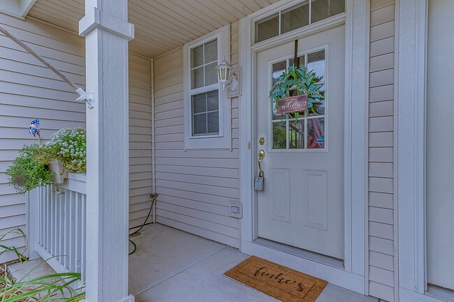 Building Photo - 2172 Sunrise Cir