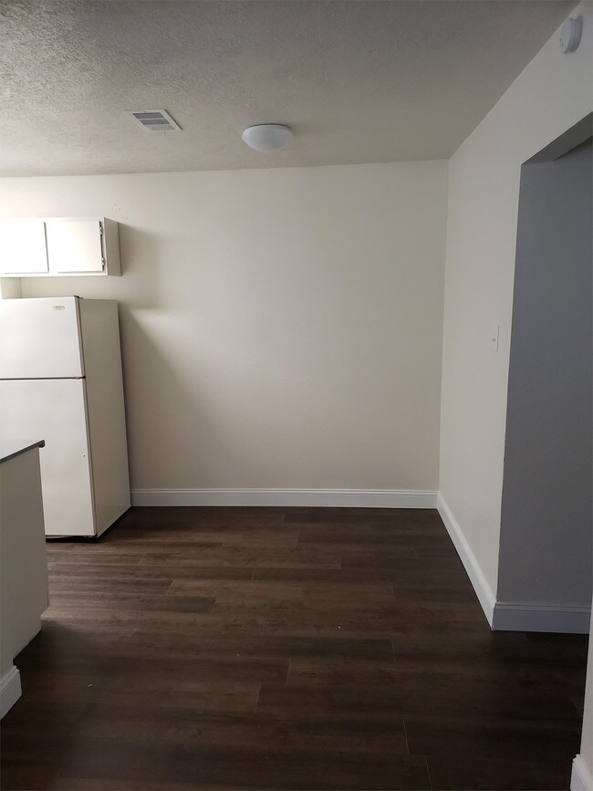 Foto del edificio - 104 8th Ave