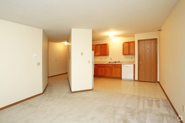 Living Room - Deer Run Apartments