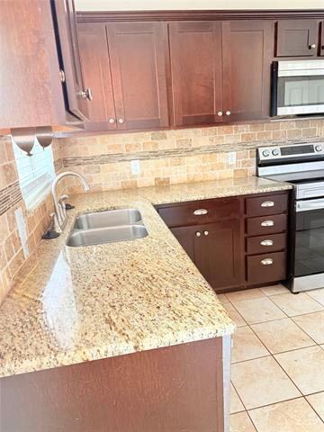 Foto del edificio - 3708 Van Ness Ln