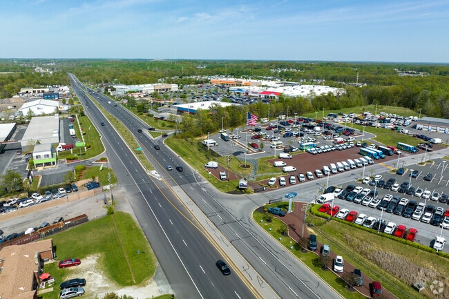 Inland areas of Middle River feature mixed-use businesses.
