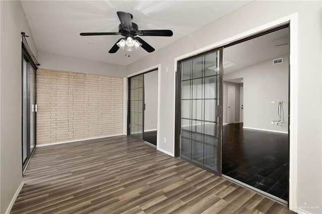 Foto del edificio - 17 Ashley Dr