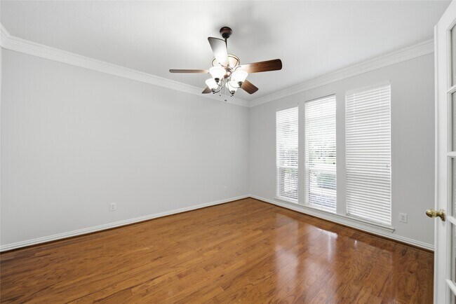 Foto del edificio - 5531 Cranston Ct