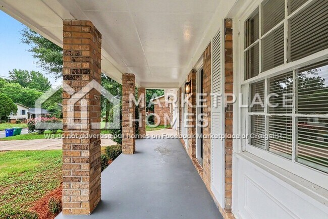 Building Photo - 3713 Stanford Cir