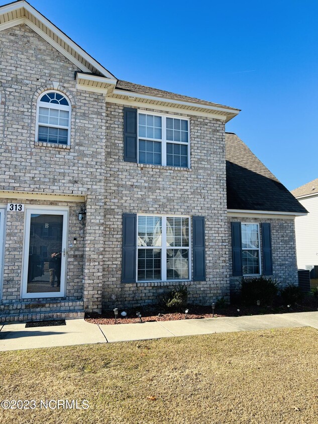Primary Photo - 313 S Square Dr