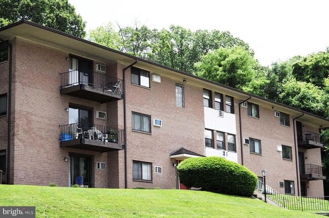 Building Photo - 1016 W Baltimore Pike