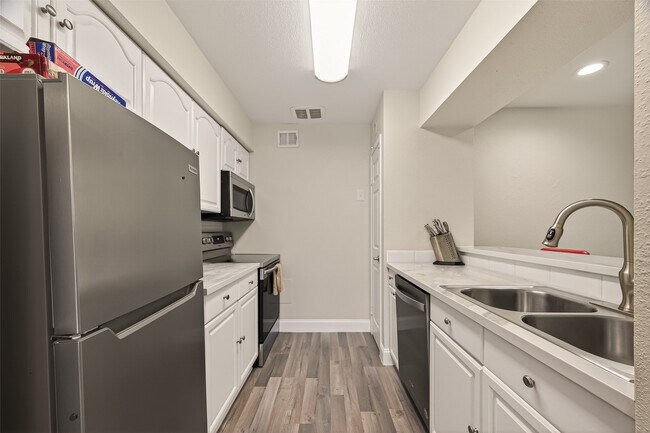 Foto del edificio - 18515 Egret Bay Blvd