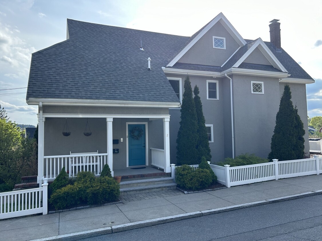 Primary Photo - 2 Symmes St
