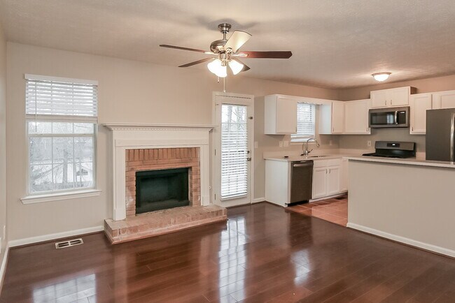 Building Photo - 691 River Valley Dr