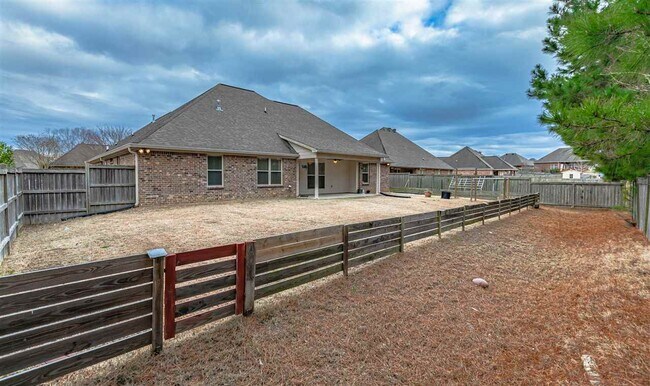 Building Photo - 711 Northdale Pl