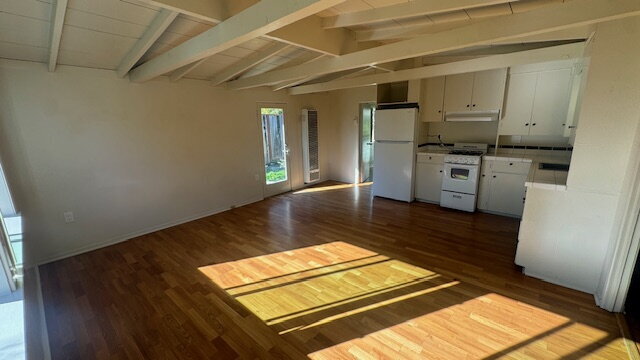 Foto del edificio - Move-in special: 50% off first month!  Pea...