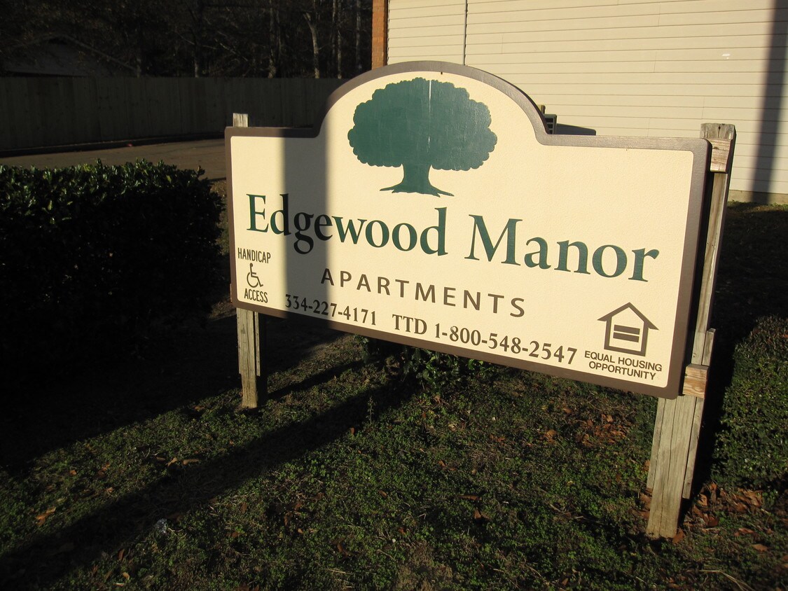 Edgewood Manor Apartments in Fort Deposit, AL