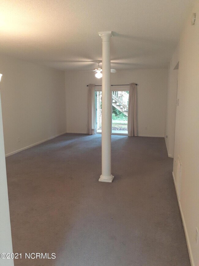 Building Photo - 4619 McClelland Dr