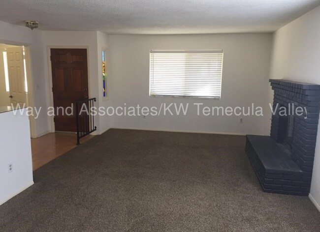 Foto del edificio - 23514 Little Creek Dr Canyon Lake, CA 92587