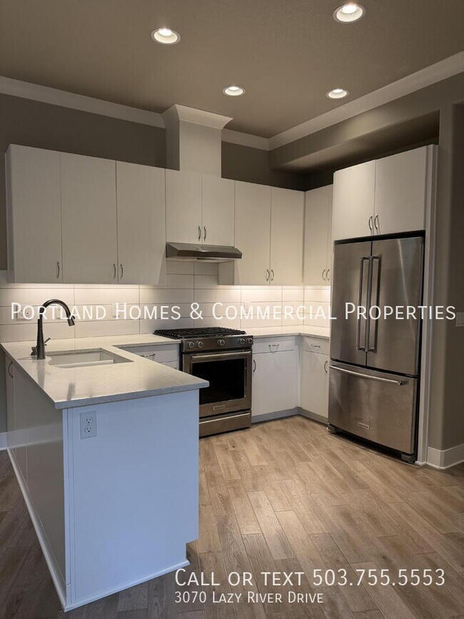 Foto del edificio - 3070 Lazy River Dr