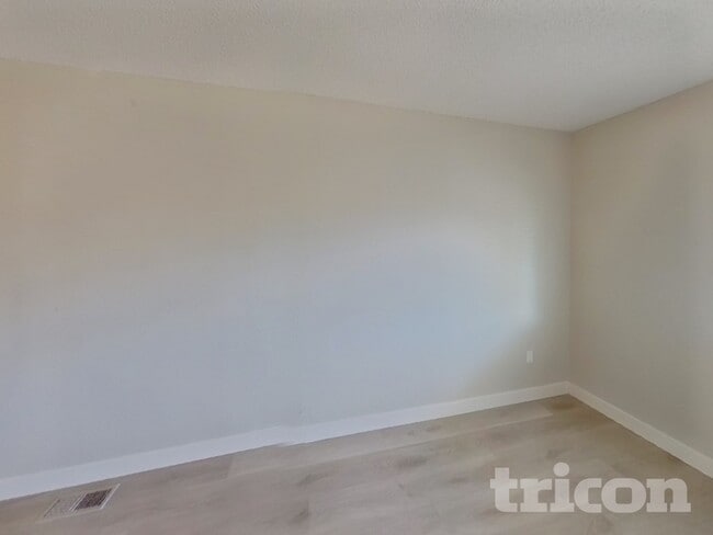 Building Photo - 1548 Glacier Dr