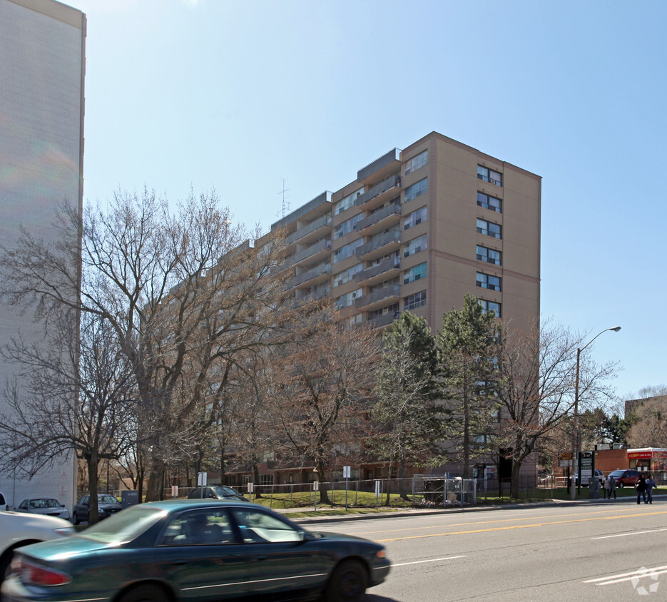 Building Photo - 3161 Eglinton Ave E