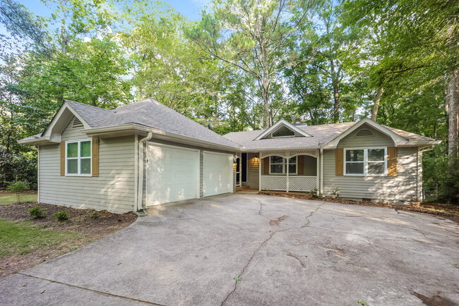 Building Photo - 540 Hillsdale Dr