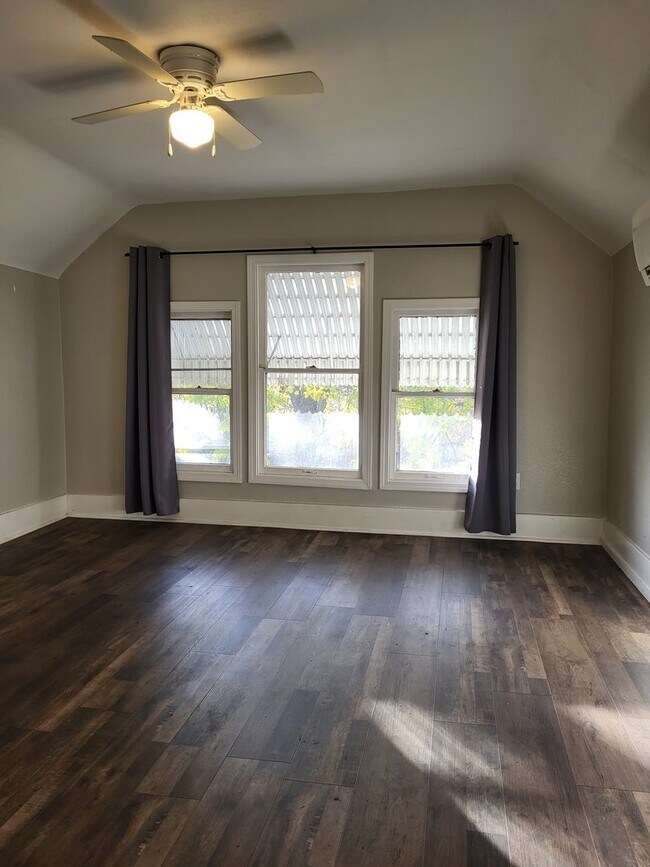 Foto del edificio - 1620 SW College Ave