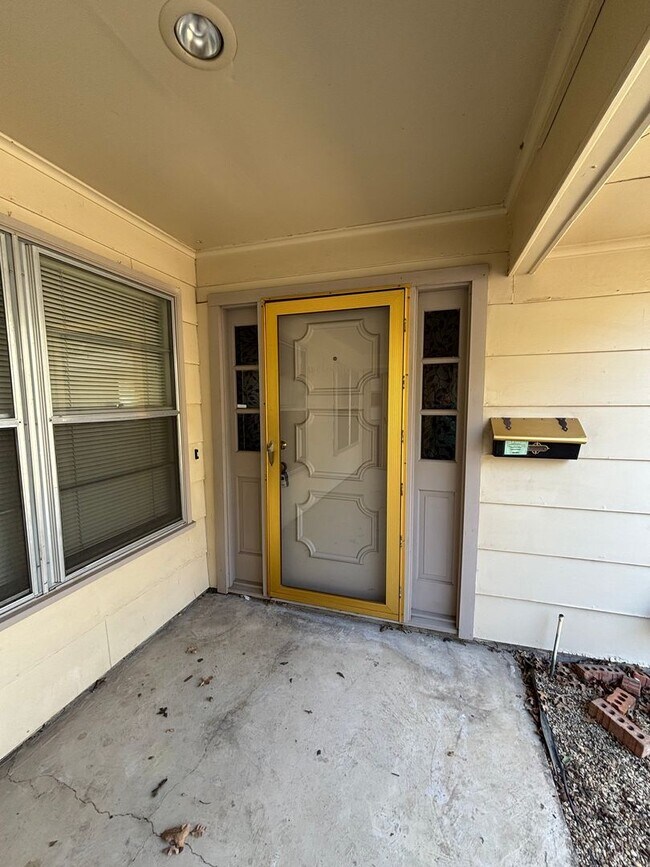 Foto del edificio - 6008-6010 Shelton St