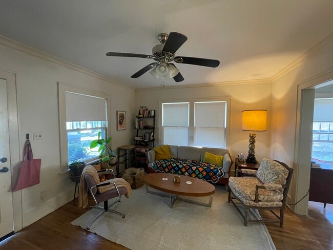 Living Room - 512 N Santa Fe Ave