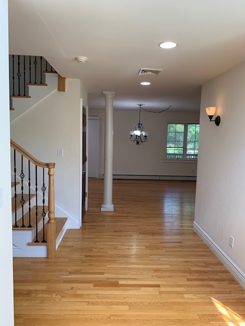 ENTRANCE HALL - 21 Addison Pl
